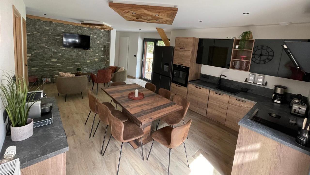 Chambres D'Hotes Les Chambres D'Elsa Albiez-Montrond Esterno foto
