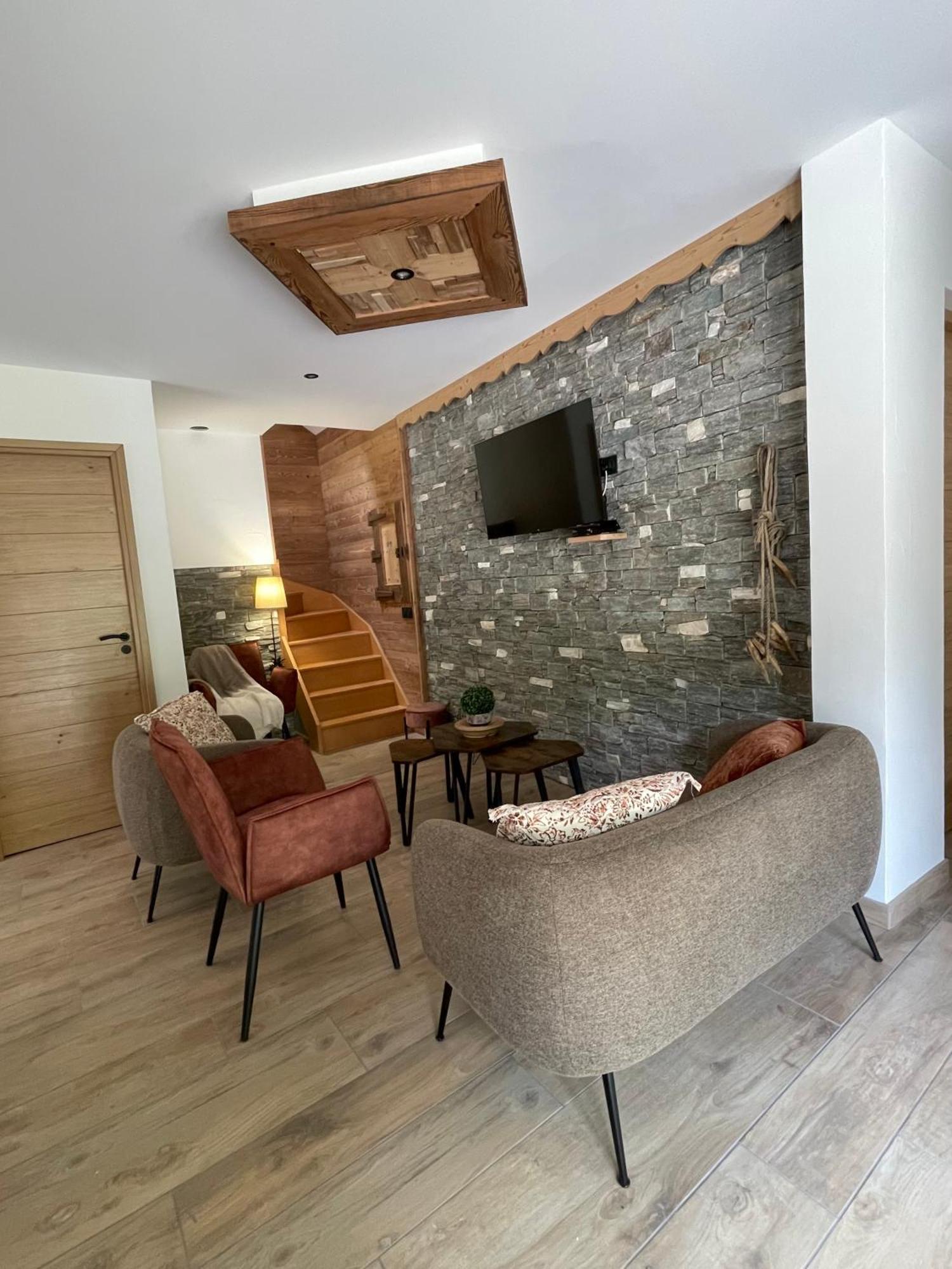 Chambres D'Hotes Les Chambres D'Elsa Albiez-Montrond Esterno foto